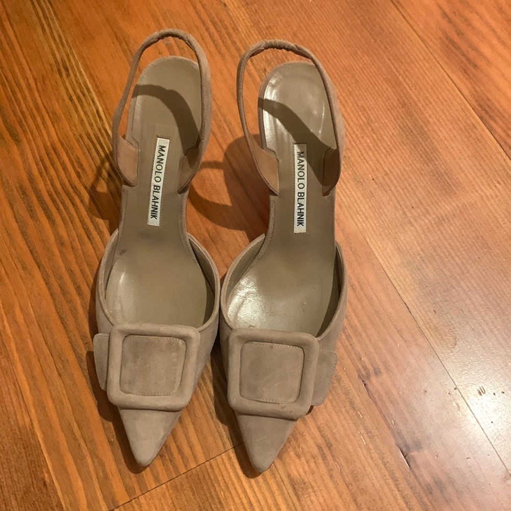 Authentic Monolo blahnik suede tan heels size 38.5. 50mm height.